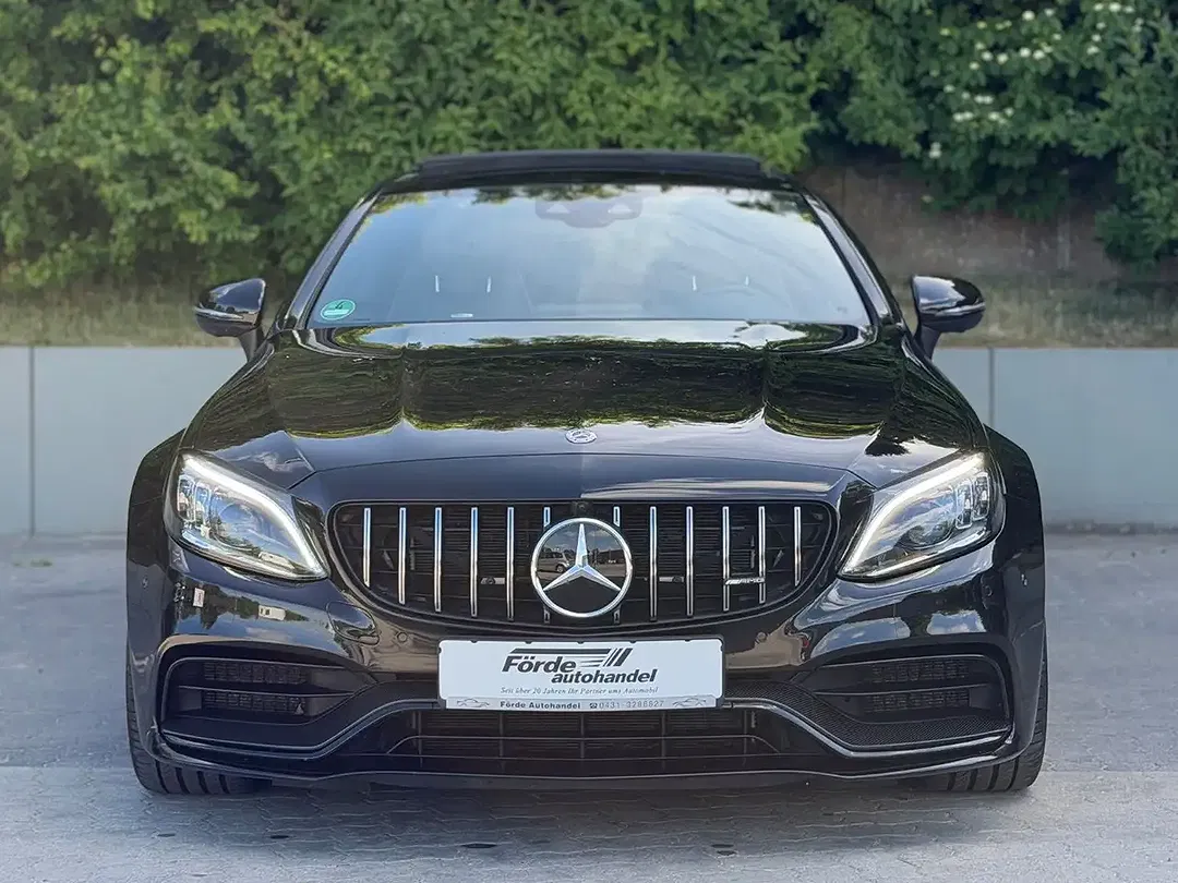 Mercedes-Benz C 63 AMG - Thumbnail 3