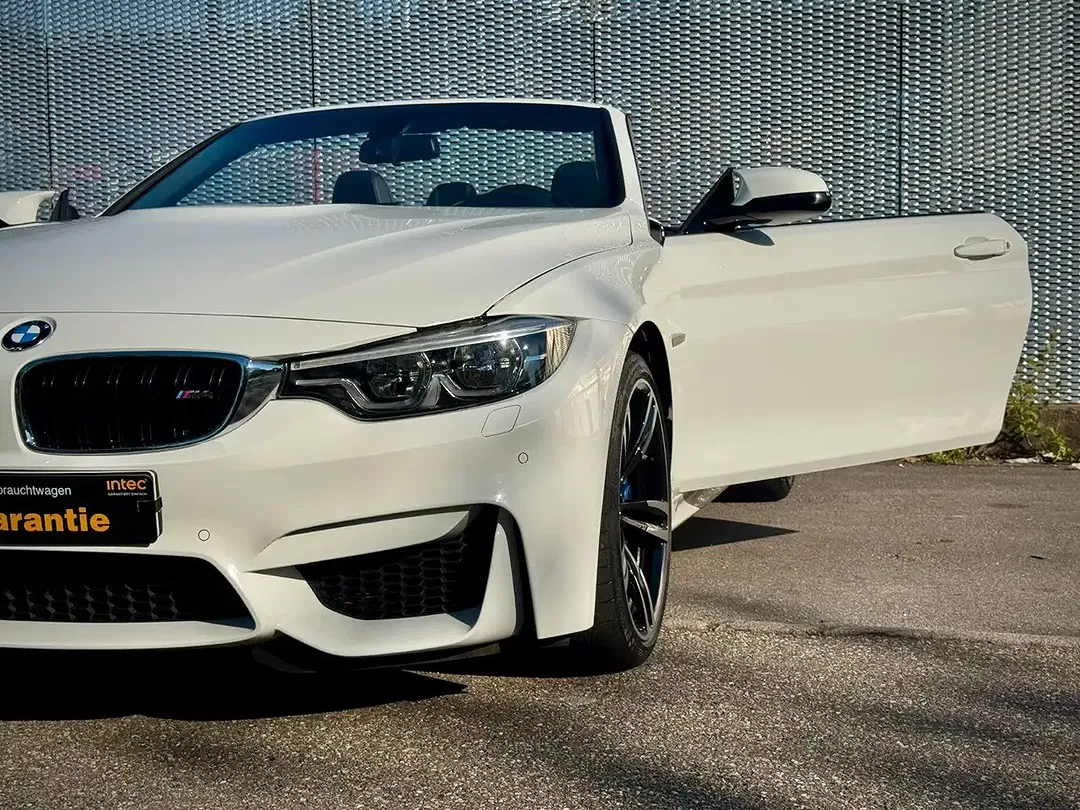 BMW M4 - Thumbnail 10