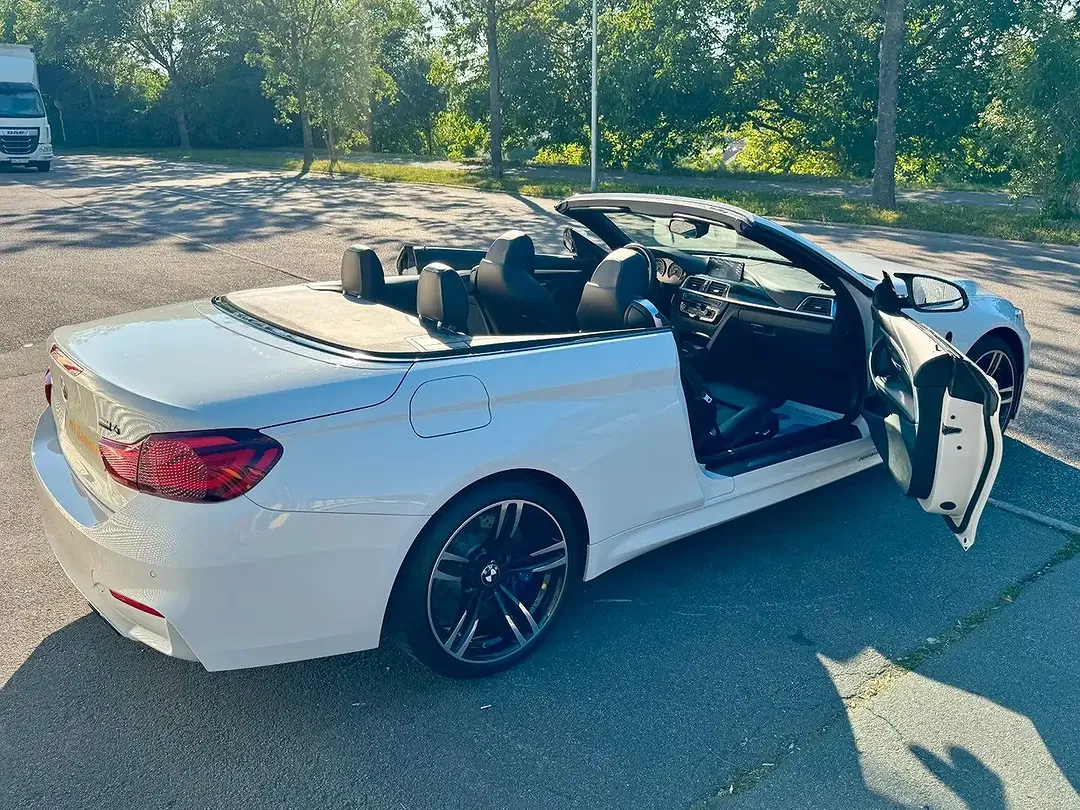 BMW M4 - Thumbnail 11