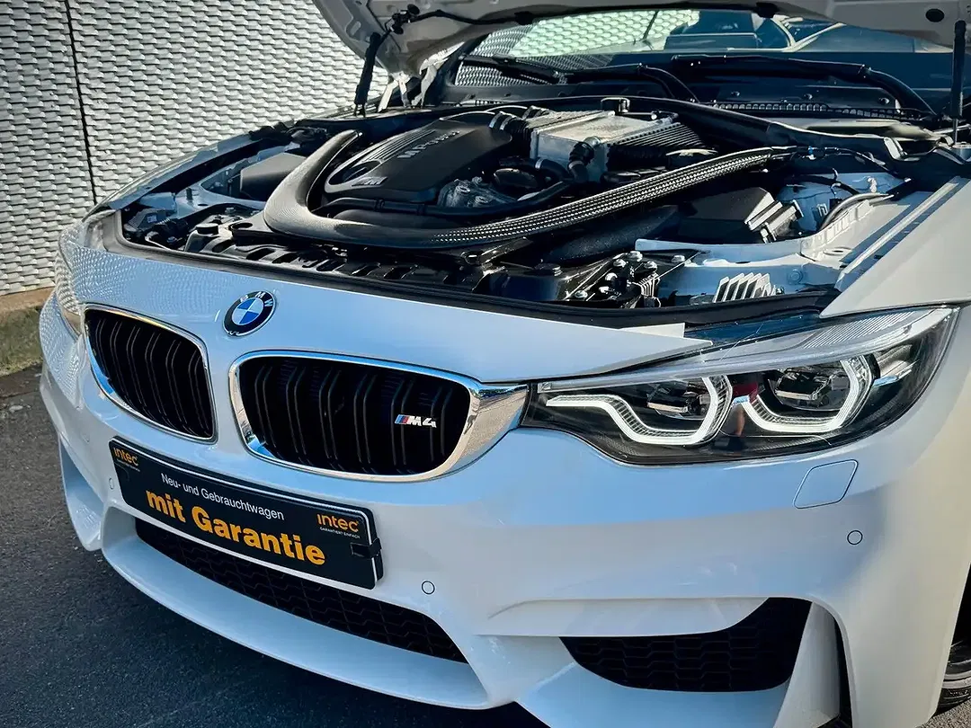 BMW M4 - Thumbnail 15