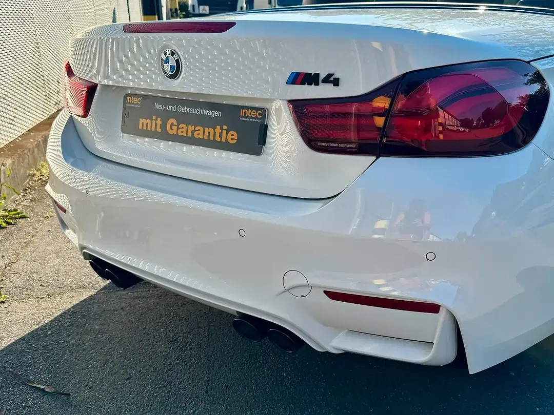 BMW M4 - Thumbnail 16