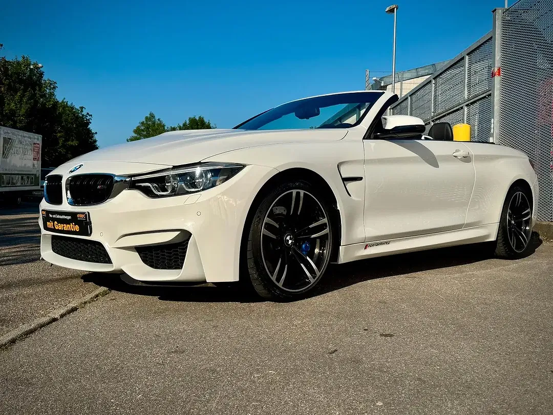 BMW M4 - Thumbnail 5