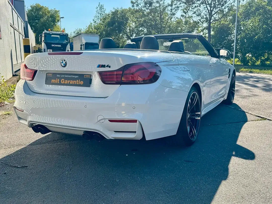 BMW M4 - Thumbnail 7