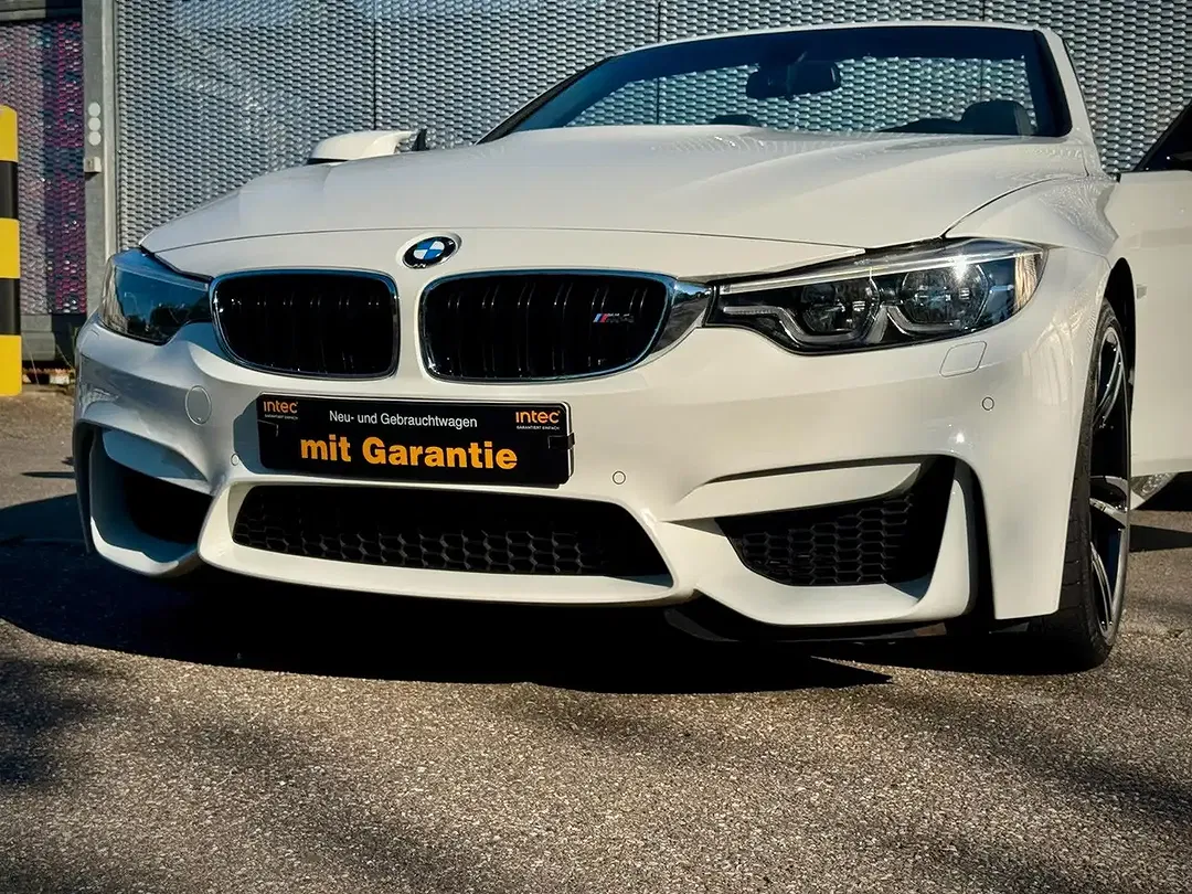 BMW M4 - Thumbnail 9