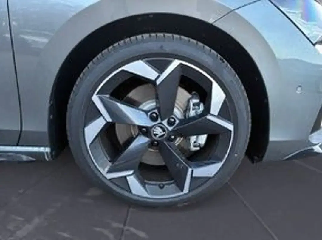 Skoda Superb - Thumbnail 11