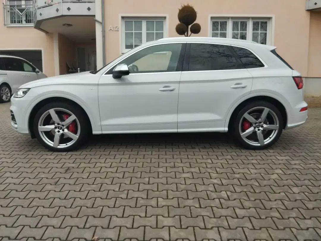 Audi SQ5 - Thumbnail 2