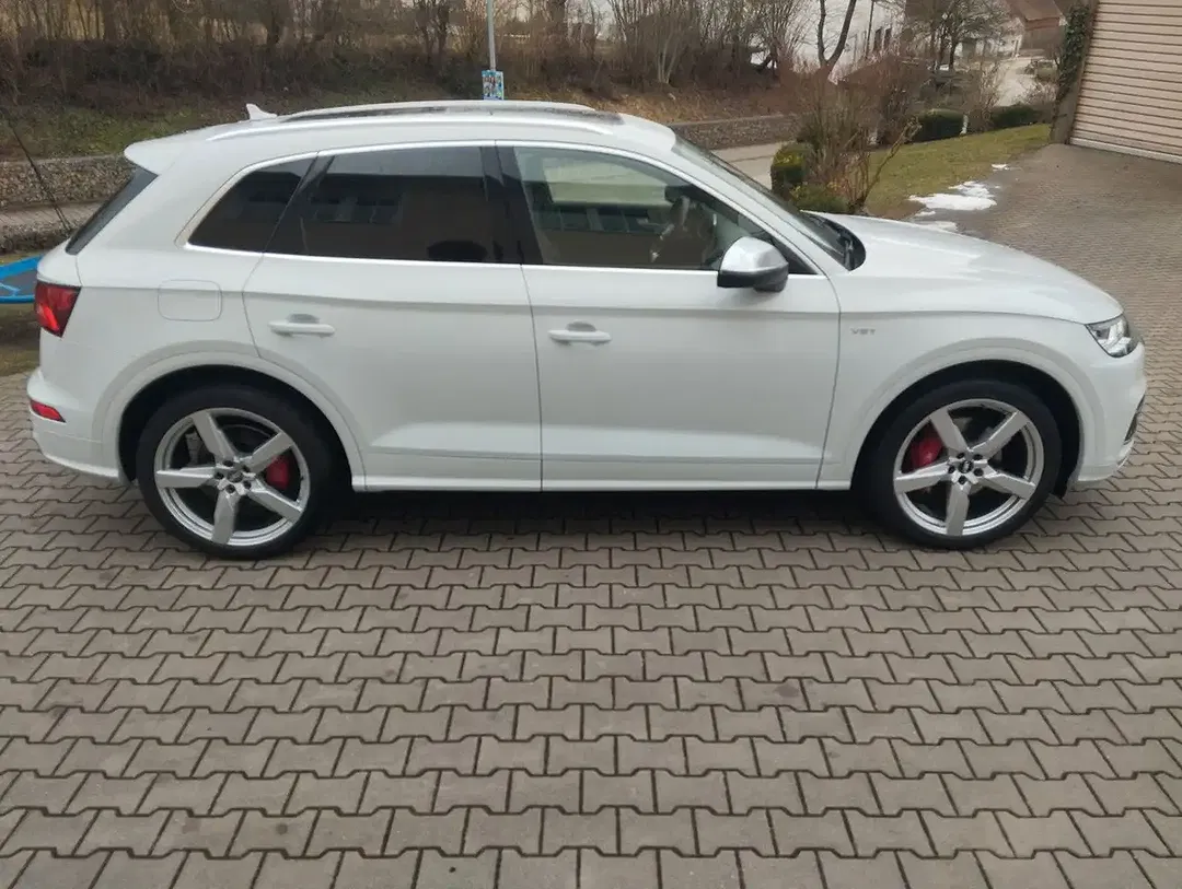 Audi SQ5 - Thumbnail 6