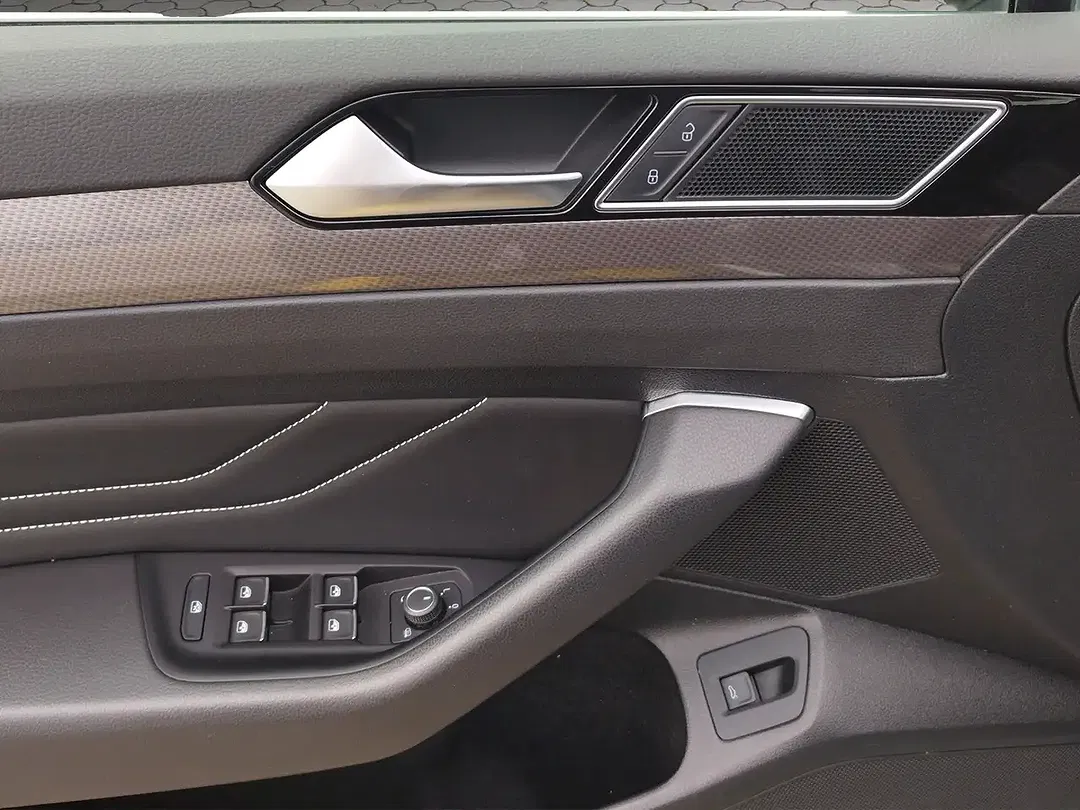 Volkswagen Passat Variant - Thumbnail 8