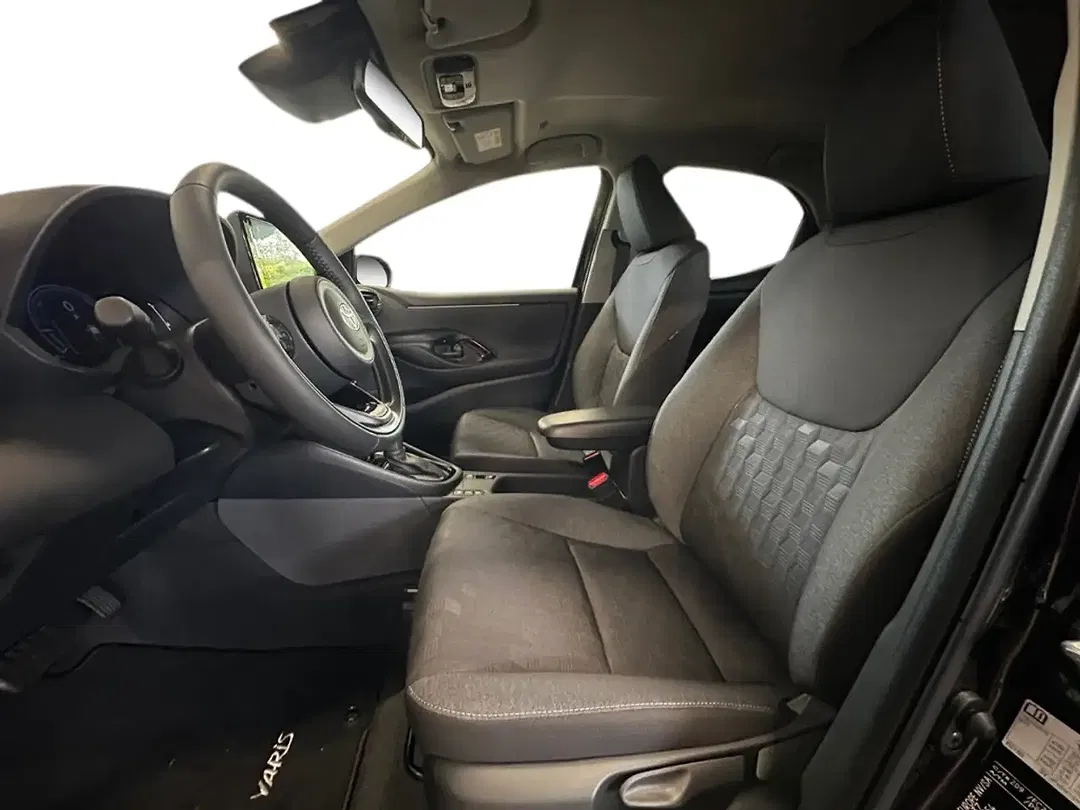 Toyota Yaris - Thumbnail 12