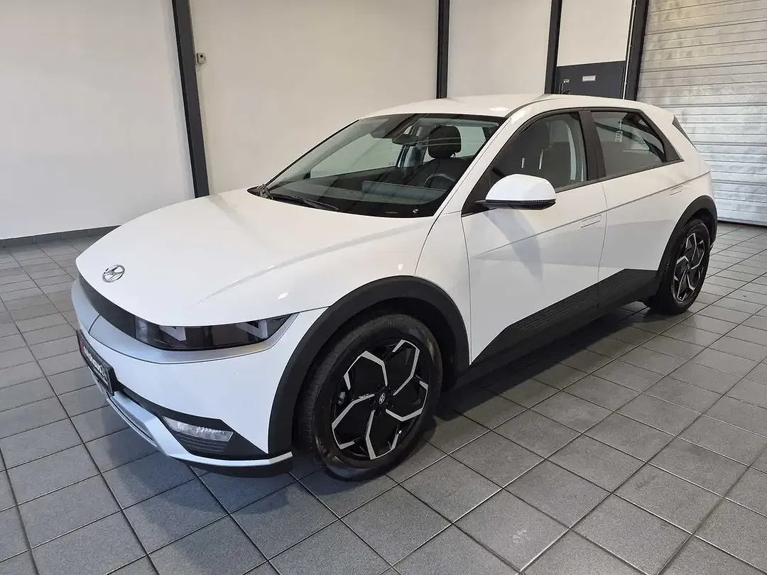 Hyundai IONIQ 5 - Thumbnail 3