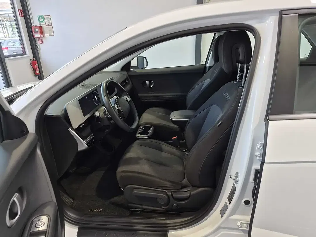 Hyundai IONIQ 5 - Thumbnail 8