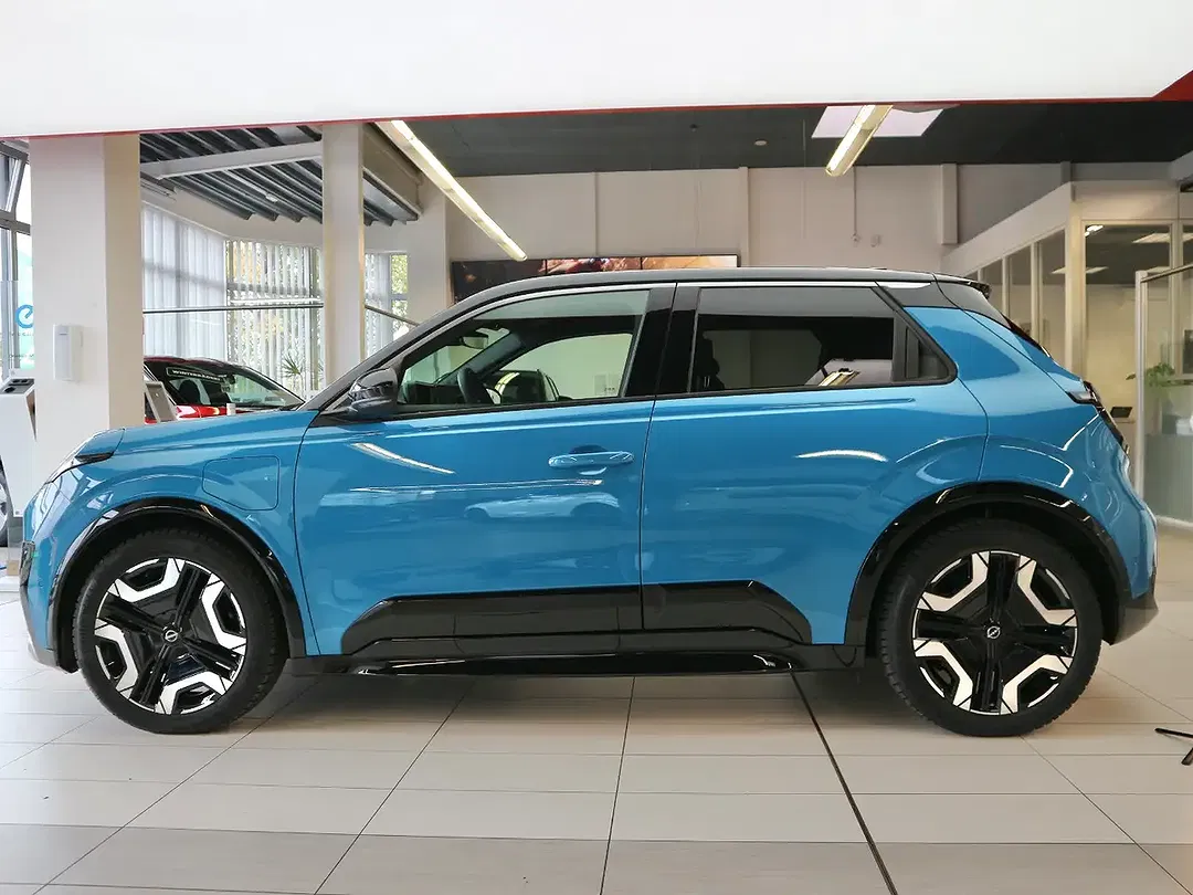Nissan Micra - Thumbnail 8