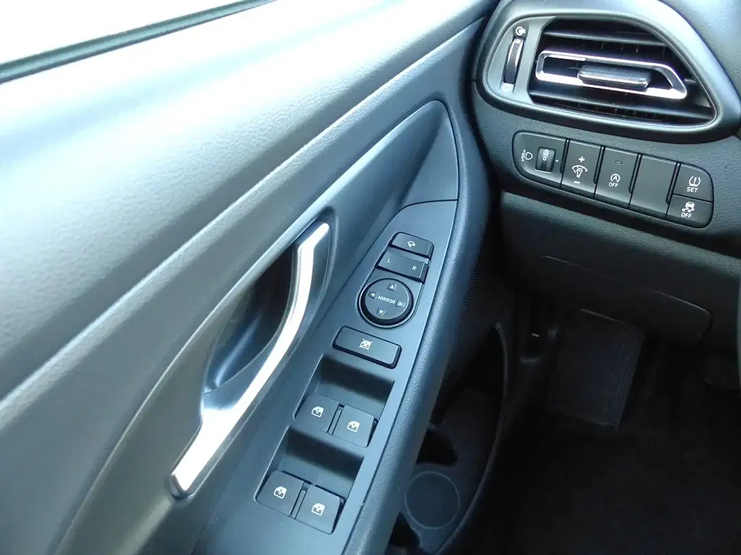 Hyundai i30 - Thumbnail 13