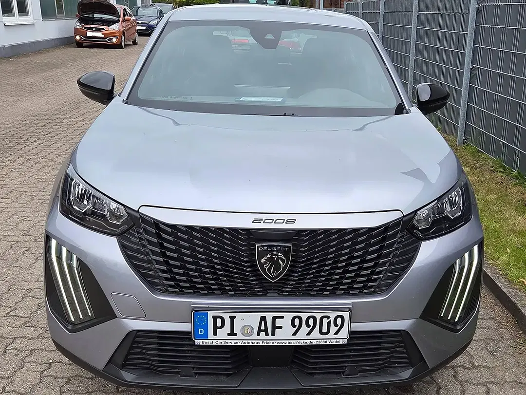 Peugeot 2008 - Thumbnail 3