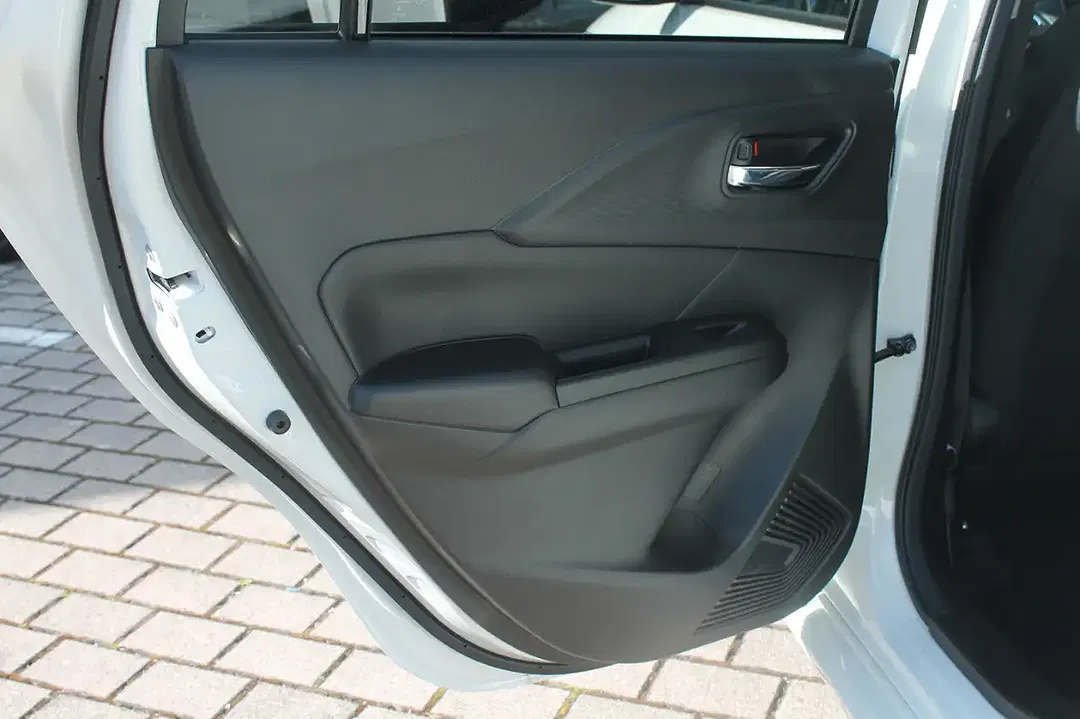 Suzuki Swift - Thumbnail 13