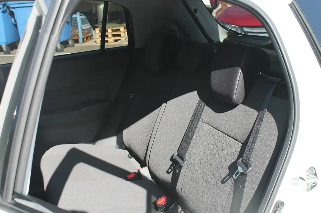 Suzuki Swift - Thumbnail 14