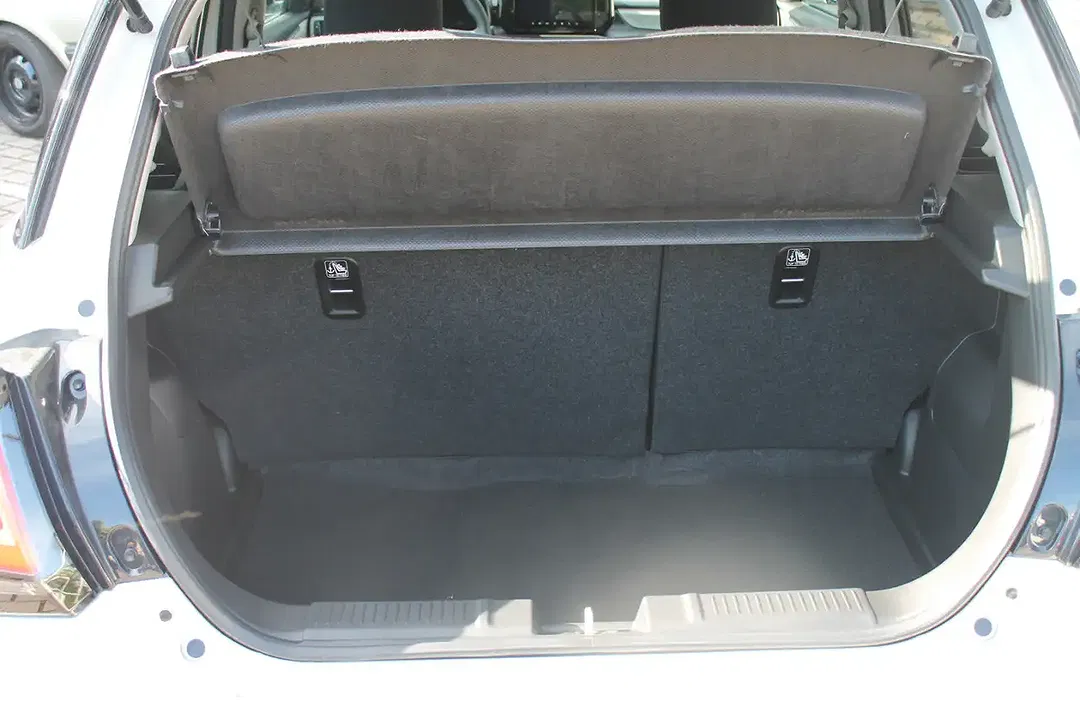 Suzuki Swift - Thumbnail 15