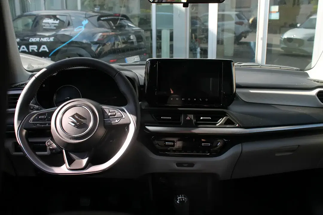 Suzuki Swift - Thumbnail 5