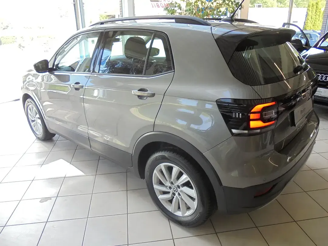 Volkswagen T-Cross - Thumbnail 2