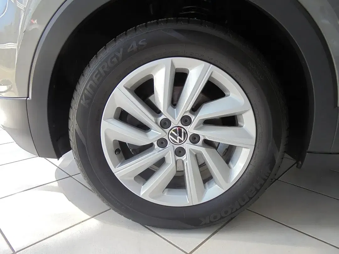 Volkswagen T-Cross - Thumbnail 3