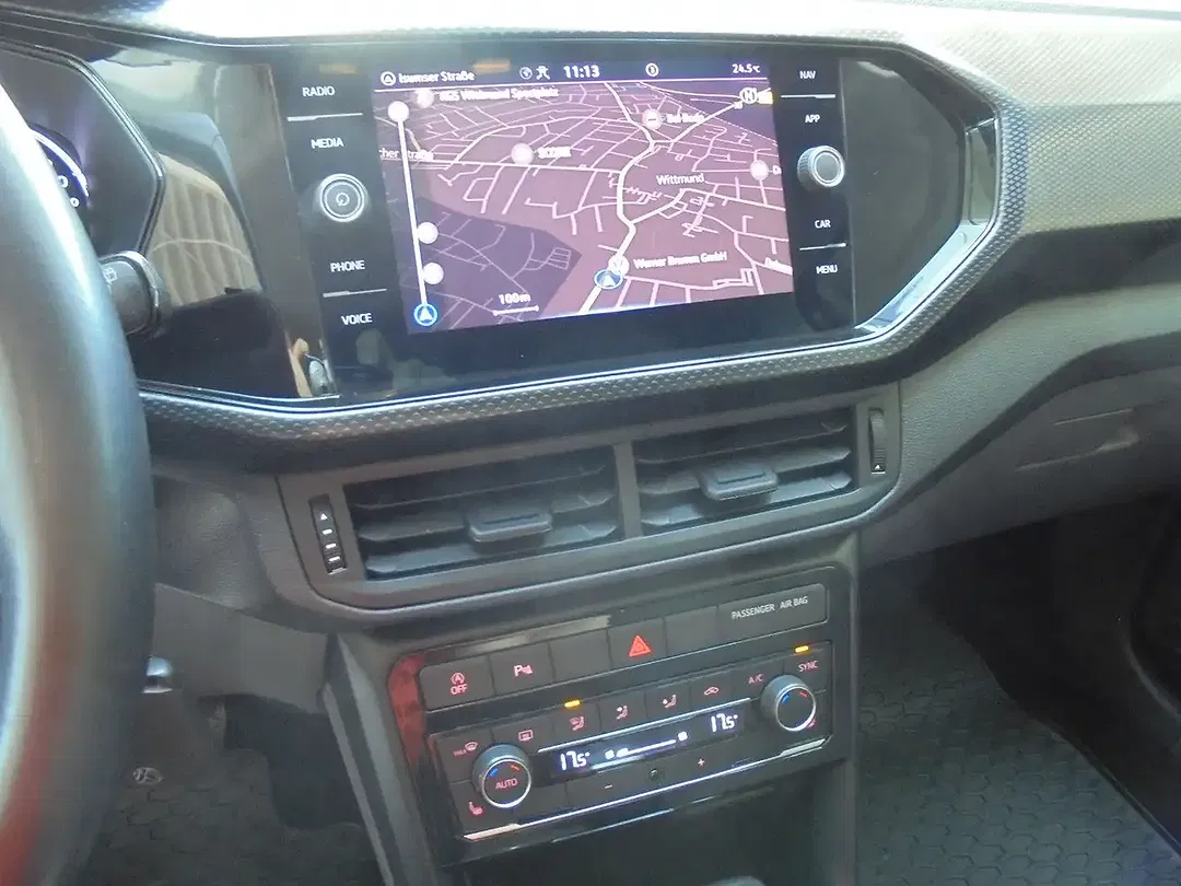 Volkswagen T-Cross - Thumbnail 6