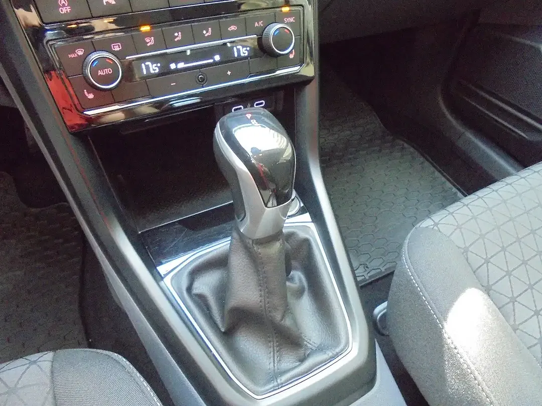 Volkswagen T-Cross - Thumbnail 7