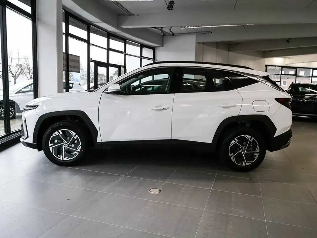 Hyundai TUCSON - Thumbnail 3