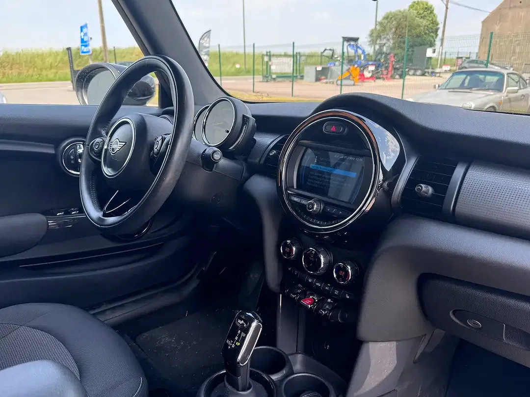MINI Cooper Cabrio - Thumbnail 11