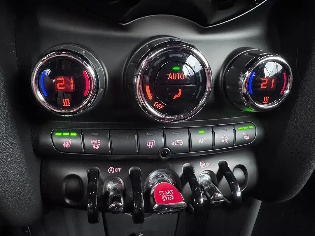 MINI Cooper Cabrio - Thumbnail 13