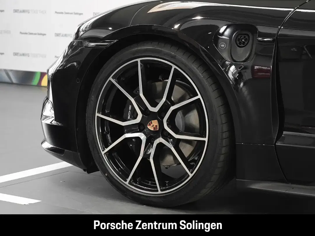 Porsche Taycan - Thumbnail 10