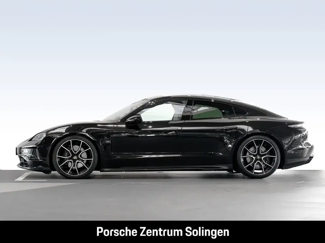 Porsche Taycan - Thumbnail 2