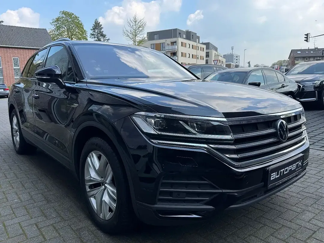Volkswagen Touareg - Thumbnail 3