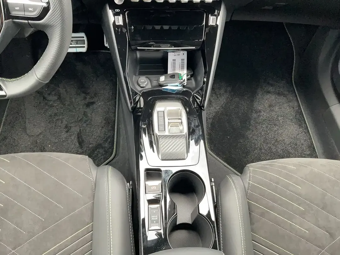 Peugeot 2008 - Thumbnail 9