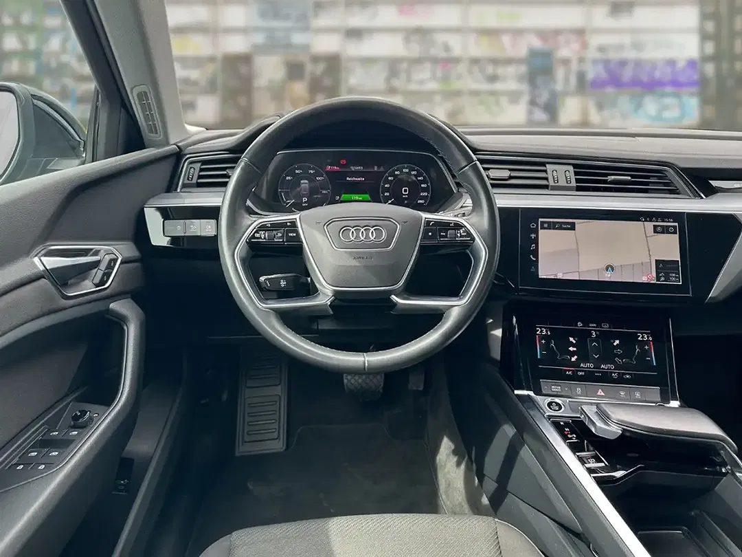 Audi e-tron - Thumbnail 12