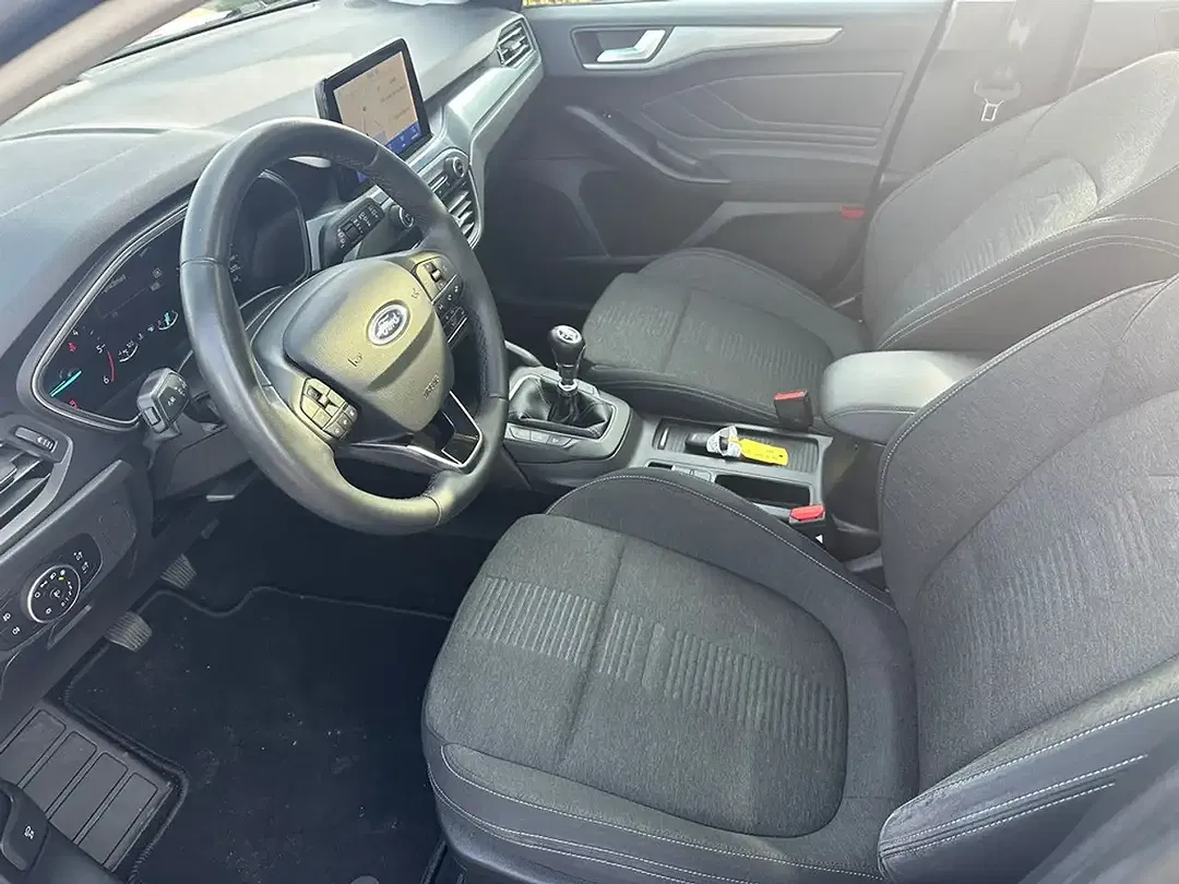 Ford Focus - Thumbnail 3