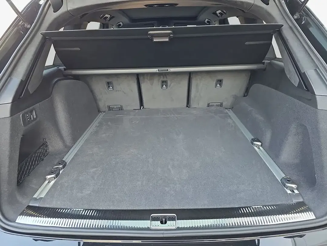 Audi Q7 - Thumbnail 9