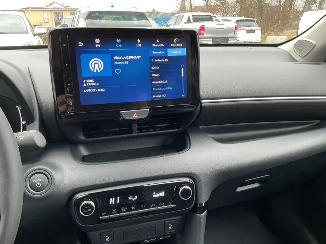 Toyota Yaris - Thumbnail 15