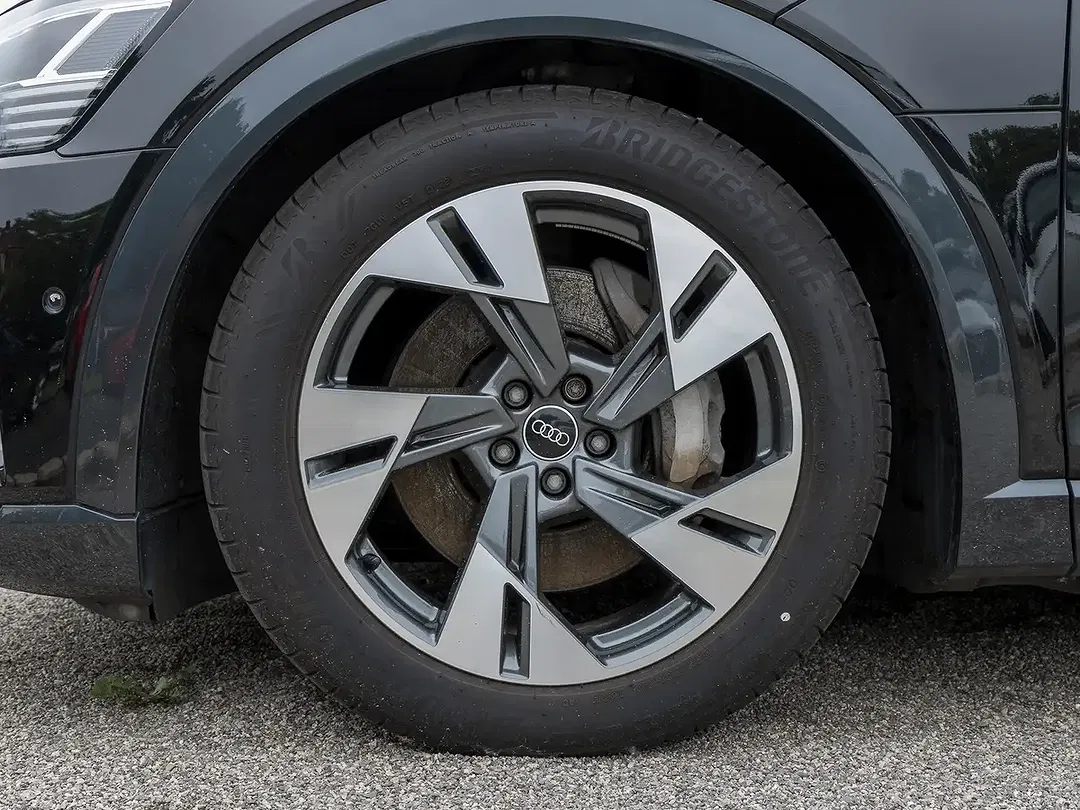 Audi e-tron - Thumbnail 6