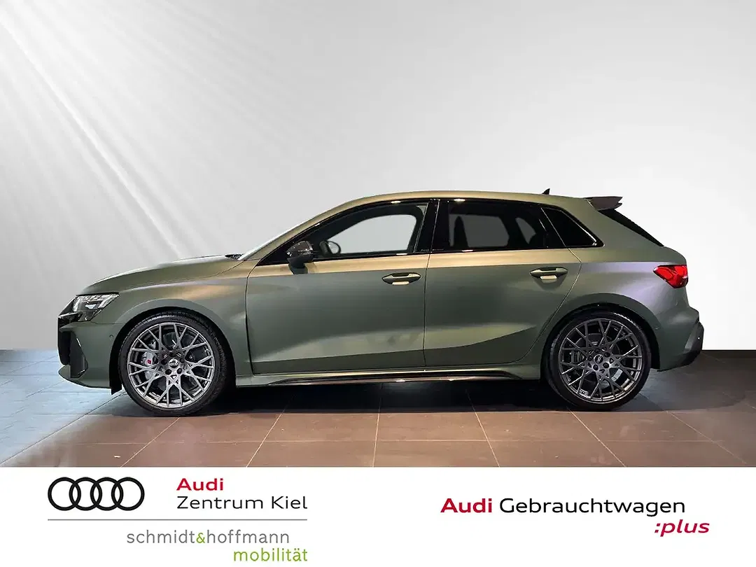 Audi RS3 - Thumbnail 1