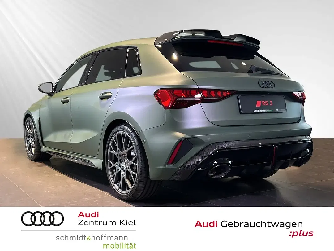 Audi RS3 - Thumbnail 3
