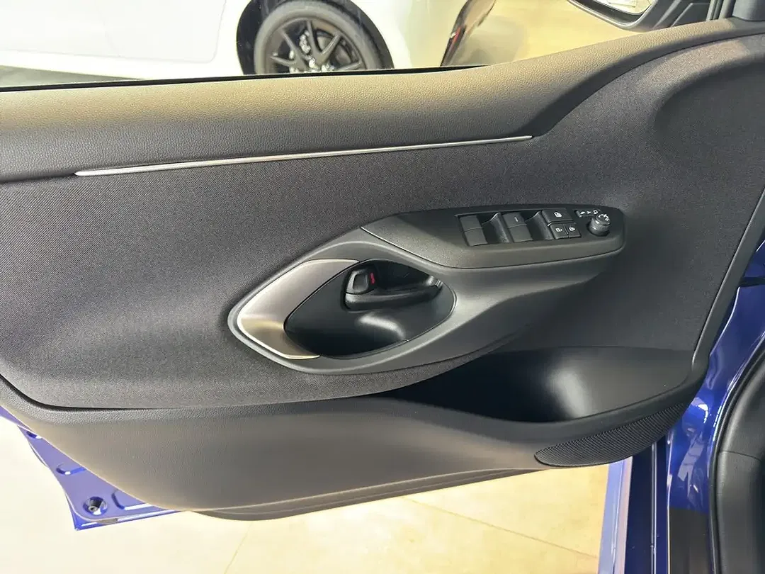 Mazda 2 - Thumbnail 8