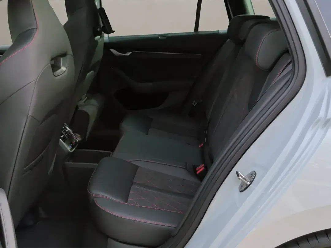 Skoda Octavia - Thumbnail 11