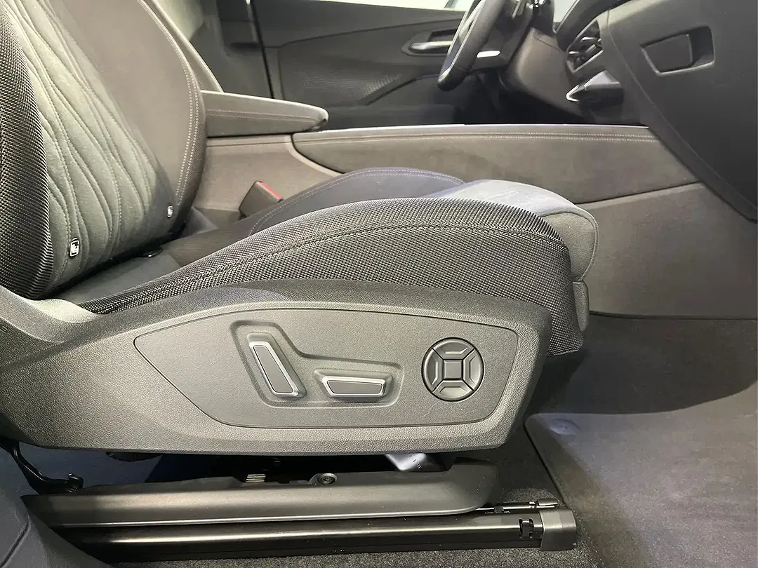 Audi Q3 - Thumbnail 15