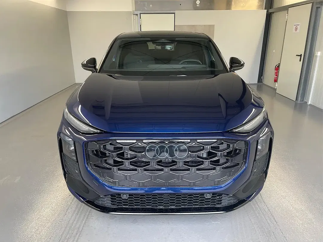 Audi Q3 - Thumbnail 2
