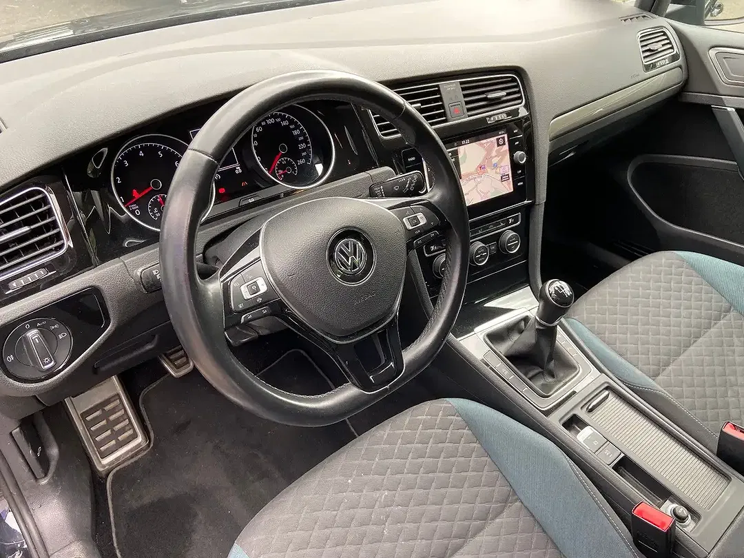 Volkswagen Golf - Thumbnail 10