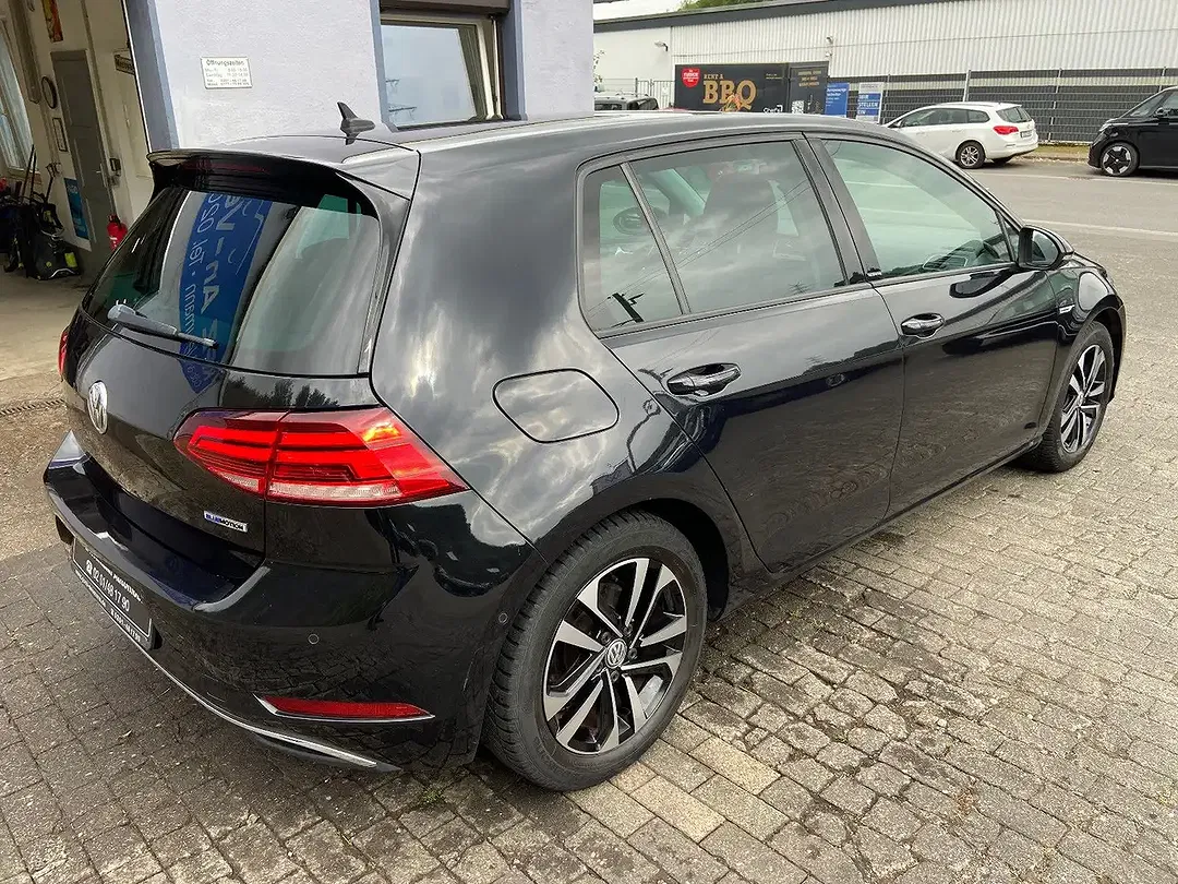 Volkswagen Golf - Thumbnail 6