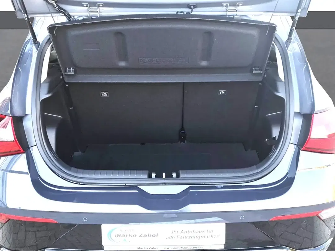 Hyundai i20 - Thumbnail 11