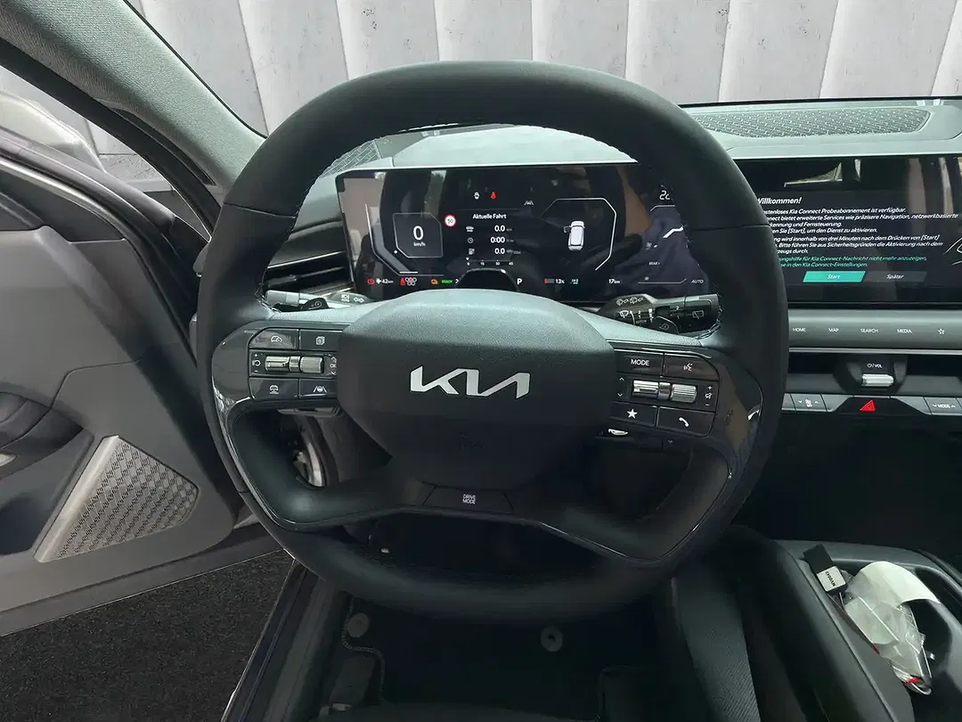 Kia EV9 - Thumbnail 13