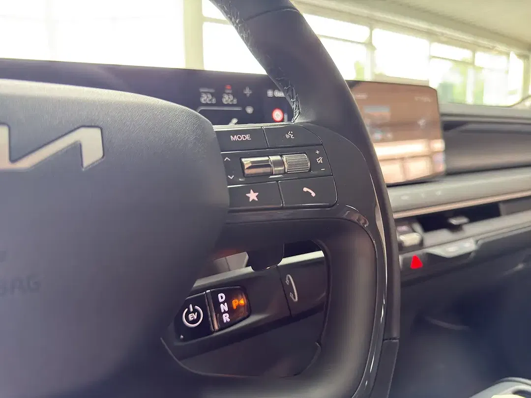 Kia EV9 - Thumbnail 23