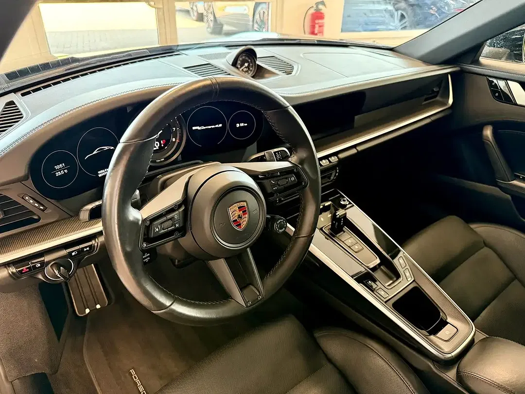 Porsche 992 - Thumbnail 11